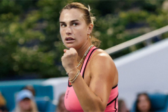 Aryna Sabalenka cách Sunshine Double một trận thắng