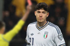 Thẻ đỏ tai hại của Bastoni 'tước' vé dự World Cup 2026 của Italia