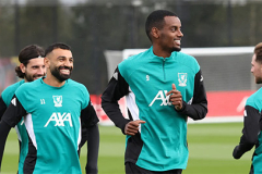 Liverpool đón 'viện binh kép' trước đại chiến Man City