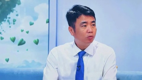 Bác sĩ rao bán quả bóng đặc biệt lấy kinh phí khám bệnh từ thiện  Bác sĩ rao bán quả bóng đặc biệt lấy kinh phí khám bệnh từ thiện