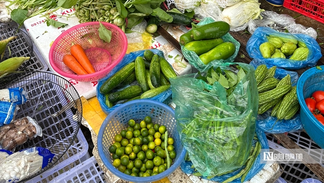 Hà Nội mưa rét kéo dài, rau thịt "rủ nhau" tăng giá Hà Nội mưa rét kéo dài, rau thịt "rủ nhau" tăng giá
