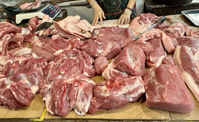 "Cơn sốt" giá lợn hơi: Động lực thay đổi ngành chăn nuôi "Cơn sốt" giá lợn hơi: Động lực thay đổi ngành chăn nuôi