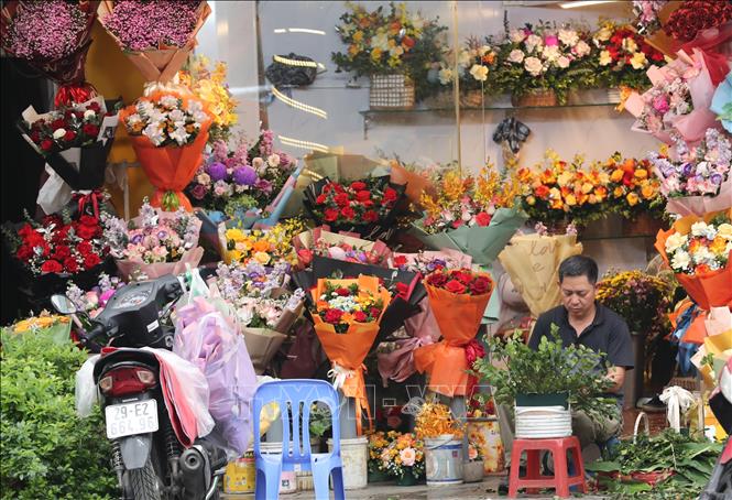 Thị trường ngày 8/3: Hoa tươi đắt lên từng ngày Thị trường ngày 8/3: Hoa tươi đắt lên từng ngày